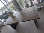 Prachtig handgemaakte eiken eettafel met zwart onderstel, Ophalen, Eikenhout, 50 tot 100 cm, Vijf personen of meer