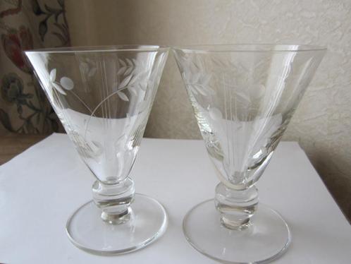 Vijf art deco witte wijnglazen - cilindervormige stam -, Antiek en Kunst, Antiek | Glas en Kristal, Verzenden