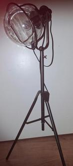 Industriële lamp

Met licht bron

130 hoog, Ophalen, Zo goed als nieuw