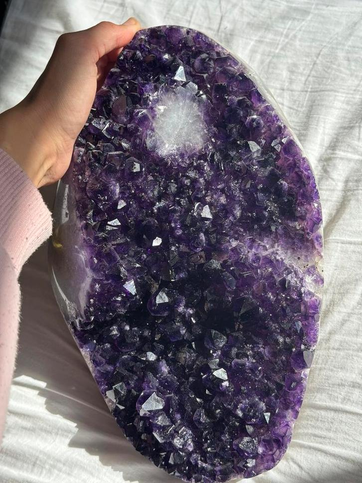 AAA kwaliteit amethist op standaard 10 kilo, Verzamelen, Mineralen en Fossielen, Mineraal, Verzenden