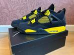 Jordan 4 Retro 'Thunder 2023' EU 49,5, Zwart, Nieuw, Ophalen of Verzenden, Sneakers of Gympen