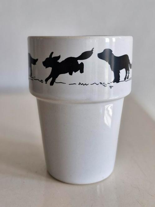 Melkbeker Zwarte Honden, Huis en Inrichting, Keuken | Servies, Zo goed als nieuw, Kop(pen) en/of Schotel(s), Overige stijlen, Ophalen of Verzenden