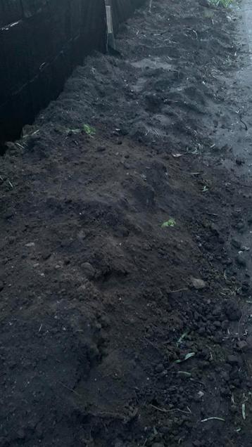 Gratis zwarte grond beschikbaar voor biedingen