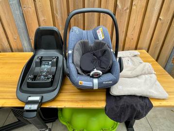 Maxi Cosi Pebble Pro i-Size + 2wayfix + voetenzak beschikbaar voor biedingen