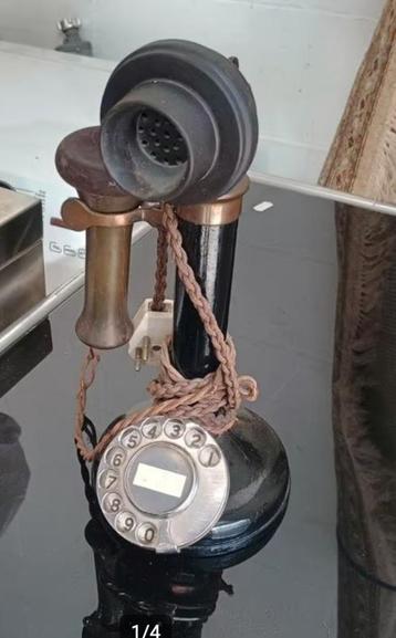 Antieke telefoon beschikbaar voor biedingen