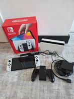 Nintendo Switch OLED + 7 Games + Extra Controllers, Spelcomputers en Games, Ophalen, Zo goed als nieuw