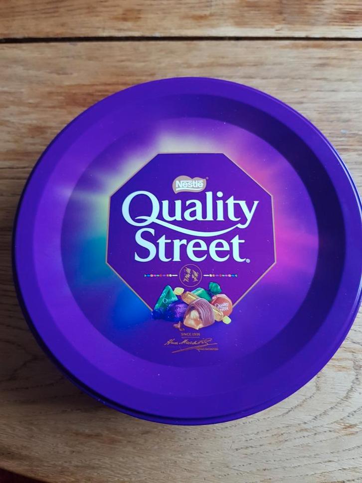 Mooi Paars Blik van Quality Street., Verzamelen, Blikken, Zo goed als nieuw, Ophalen of Verzenden