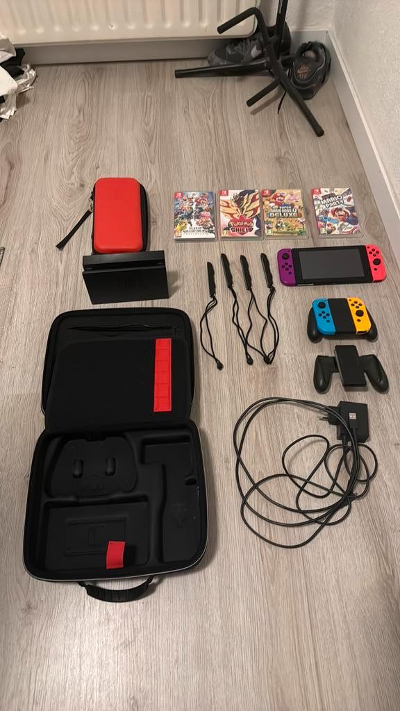 Nintendo switch v2 uitgebreide set, Spelcomputers en Games, Spelcomputers | Nintendo 2DS en 3DS, Zo goed als nieuw, 2DS, Overige kleuren