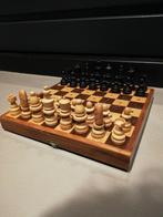 Opklapbaar houten schaakbord met houten stukken, Ophalen of Verzenden, Minder dan 500 stukjes, Gebruikt, Schaken