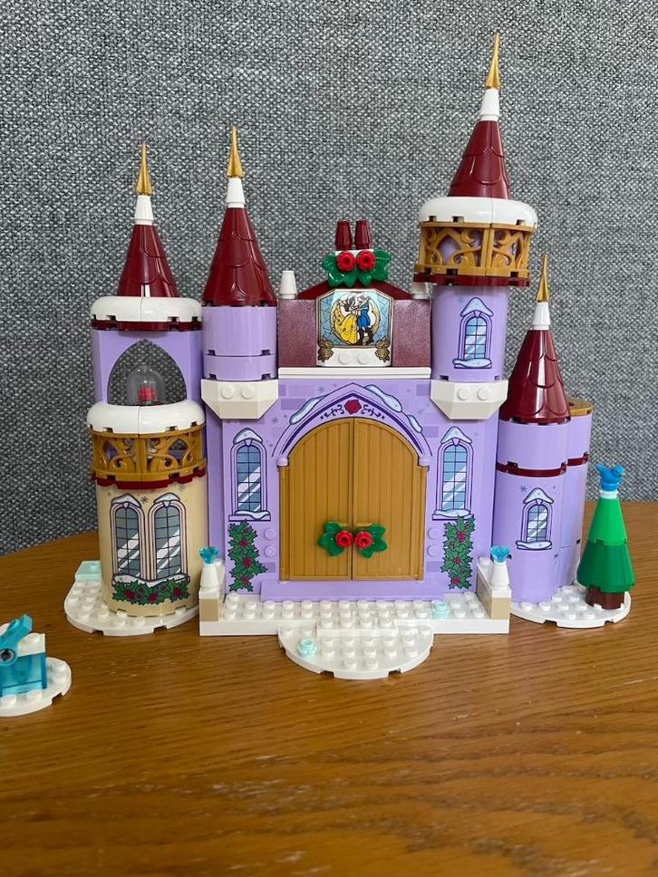 LEGO Belle's kasteel winterfeest (43180), Kinderen en Baby's, Speelgoed | Duplo en Lego, Zo goed als nieuw, Lego, Complete set