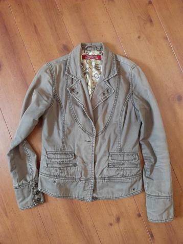 pakket kleding maat S in 1 koop voor 5 euro beschikbaar voor biedingen