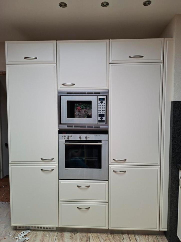 CVT keuken met Smeg gasstel en Siemens apparatuur, Huis en Inrichting, Keuken | Complete keukens, Gebruikt, Hoekkeuken, Ophalen