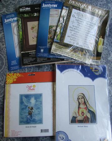 nieuw: religieuze borduurpakketten à 10 euro  beschikbaar voor biedingen