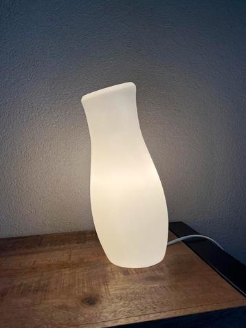 Iconische vintage 80/90s IKEA Mylonit lamp beschikbaar voor biedingen