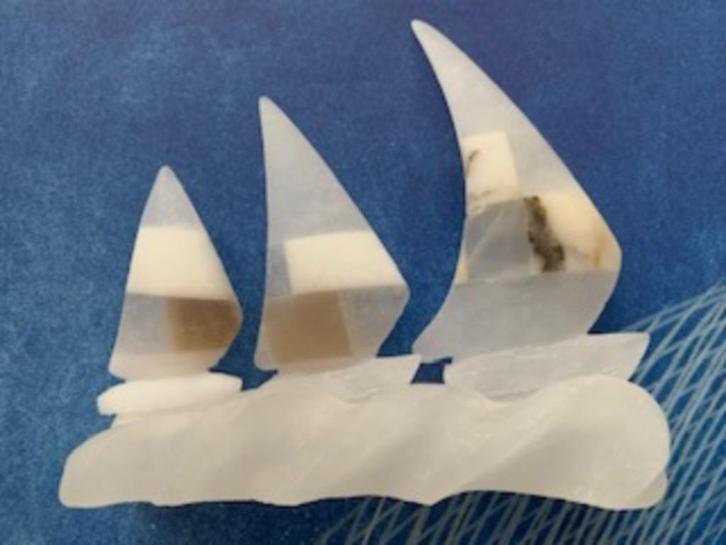 Vintage zeilboot schip Volterra steen beeldje boot op zee, Verzamelen, Beelden en Beeldjes, Nieuw, Overige typen, Ophalen of Verzenden