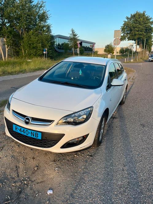 Opel Astra 2.0CDTI 121KW Sp.t.at 2016 Wit incl BCT Taxiklaar, Auto's, Opel, Particulier, Astra, Diesel, Stationwagon, Automaat