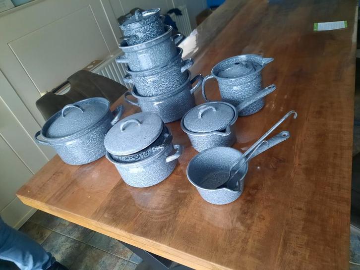 Gewolkt emaille pannenset, Antiek en Kunst, Antiek | Emaille, Ophalen of Verzenden