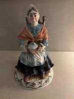 Kniertje beeldje oud Italy Capodimonte, Ophalen, Zo goed als nieuw, Mens