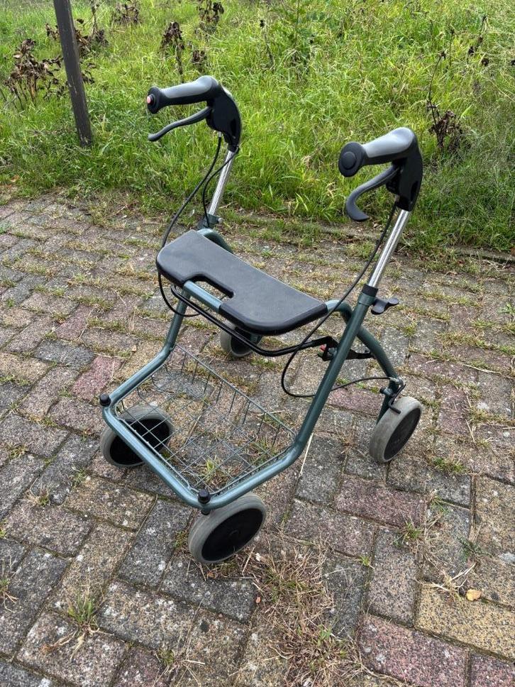 Rollator voor mensen met Parkinson, Diversen, Rollators, Zo goed als nieuw, Opvouwbaar, Ophalen