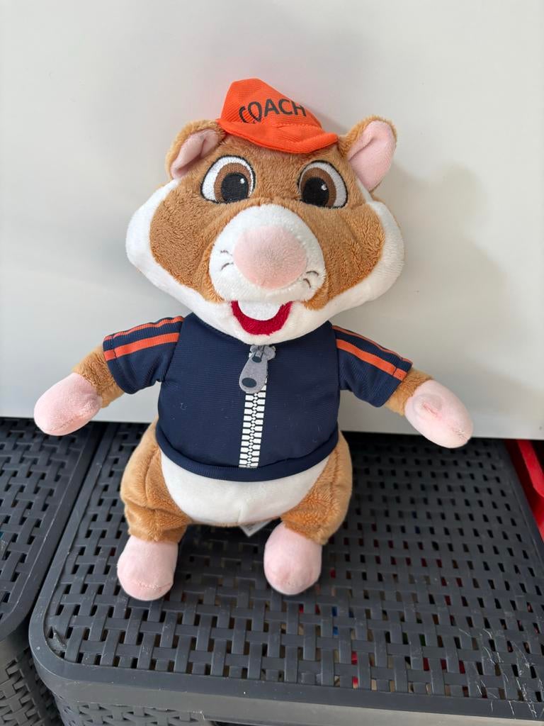 Albert Heijn Hamster Coach Knuffel blauw jasje oranje hoedje, Ophalen of Verzenden, Zo goed als nieuw, Overige typen