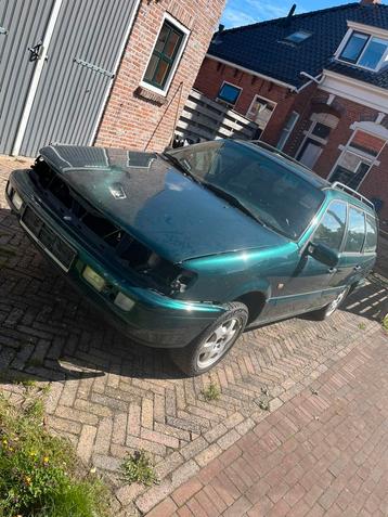 Passat 35I B4 in onderdelen beschikbaar voor biedingen