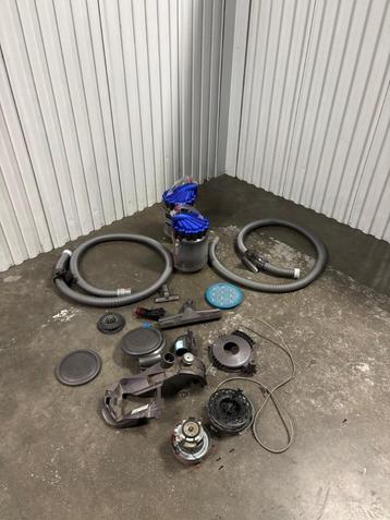 Diverse Dyson DC23 Onderdelen beschikbaar voor biedingen