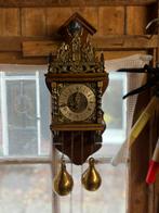 Friese Stoelklok - Hollandse Stijl - "Nu Elck Syn Sin", Antiek en Kunst, Antiek | Klokken, Ophalen of Verzenden