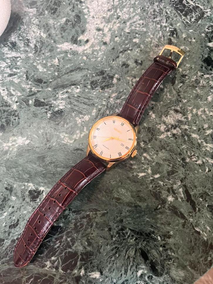 Seiko automatic 4R35-00P0 gouden kast & wijzers, witte plaat, Sieraden, Tassen en Uiterlijk, Horloges | Heren, Ophalen of Verzenden