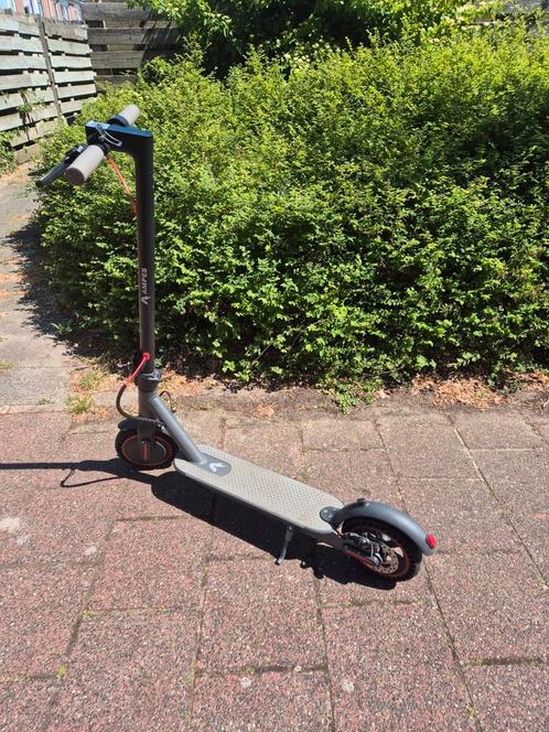 Elektrische step (35 km/h), Fietsen en Brommers, Steps, Gebruikt, Elektrische step (E-scooter), Ophalen