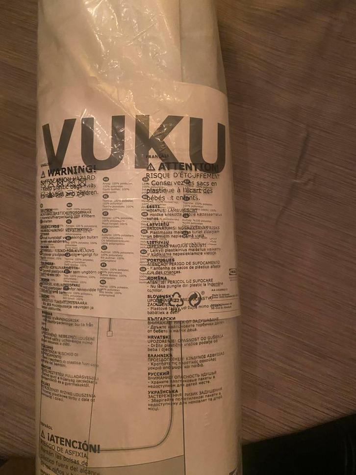 Vuku Kledingkast - Ideaal voor kleine ruimtes!, Huis en Inrichting, Kasten | Kledingkasten, Zo goed als nieuw, 150 tot 200 cm