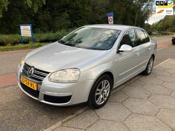 Volkswagen Jetta 2.0 FSI Comfortline beschikbaar voor biedingen