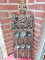 Tinnen Lepelset op Houten Rek, Ophalen of Verzenden