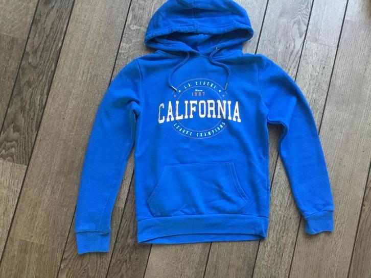 Blauwe trui maat 34 met opschrift, Kleding | Dames, Truien en Vesten, Zo goed als nieuw, Maat 34 (XS) of kleiner, Blauw, Ophalen of Verzenden