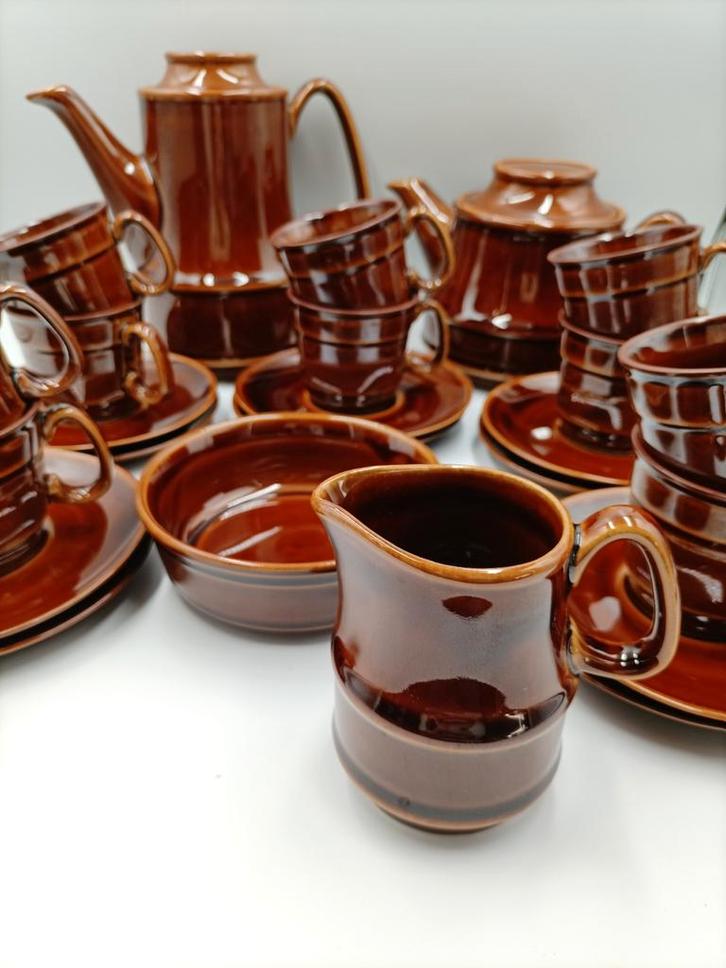 Vintage Pools Bruin Aardewerk Servies., Antiek en Kunst, Antiek | Servies compleet, Ophalen of Verzenden