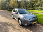 Mitsubishi Outlander 2.0 Phev 203pk 4WD full opties, Auto's, Automaat, Zwart, Bedrijf, Vierwielaandrijving