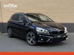 BMW 2-serie Active Tourer 218i Sport | Sportleder | Head Up, 136 pk, Gebruikt, Lichtsensor, Zwart
