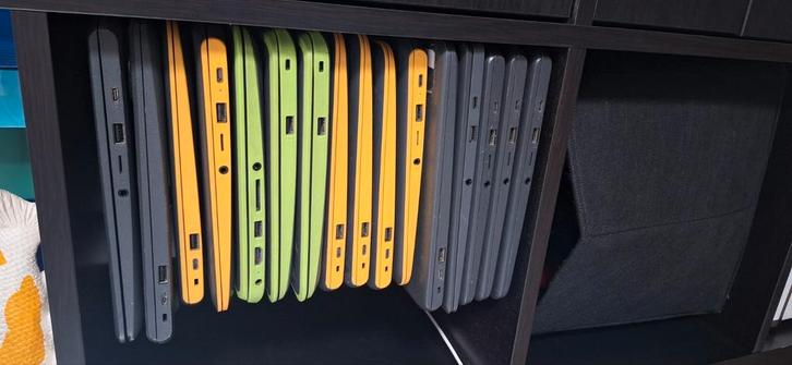 Ongeveer 20 chomebooks te koop, Computers en Software, Chromebooks, Gebruikt, 4 GB of minder, 32 GB of minder, Ophalen