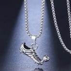 Zilverkleurige voetbal hanger plus ketting nieuw, Verzenden, Nieuw, Zilver, Overige materialen