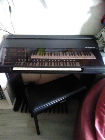 Gezocht: reparatie Yamaha Electone HS 8 beschikbaar voor biedingen