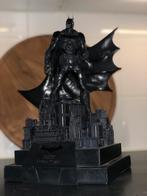 Batman arkham knight figure statue 32 cm hoog, Verzamelen, Beelden en Beeldjes, Ophalen of Verzenden, Zo goed als nieuw