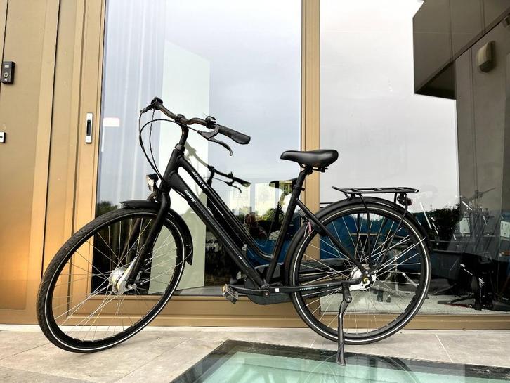 Fiets Giant Attend CS Maat Medium, dames model, Fietsen en Brommers, Fietsen | Dames | Damesfietsen, Zo goed als nieuw, Giant