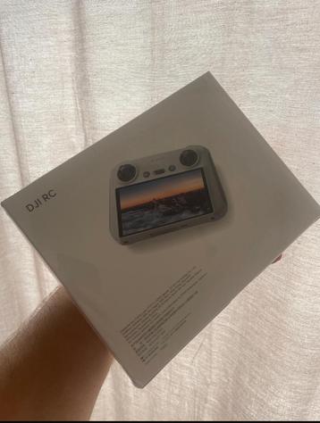 Dji rc rm330( drone controller) beschikbaar voor biedingen