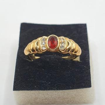 Ring met steentjes  beschikbaar voor biedingen