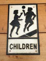 Gietijzeren bord met spelende kinderen, pas op kinderen, Ophalen of Verzenden