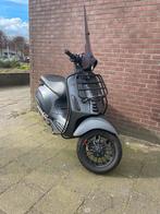 Vespa sprint 2018 akrapovic, Fietsen en Brommers, Benzine, Maximaal 45 km/u, 50 cc, Ophalen of Verzenden