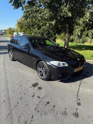 BMW 5-Serie 3.0 XD 530 Touring AUT 2012 Zwart beschikbaar voor biedingen