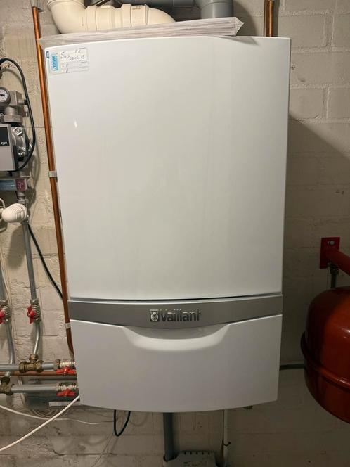 Vaillant ecoTEC plus VHR NL 35-38/5-5 HR Combi+ expansievat, Doe-het-zelf en Verbouw, Geisers en Boilers, Zo goed als nieuw, Geiser