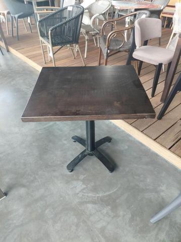 Restaurant, café, kantine tafeltjes beschikbaar voor biedingen