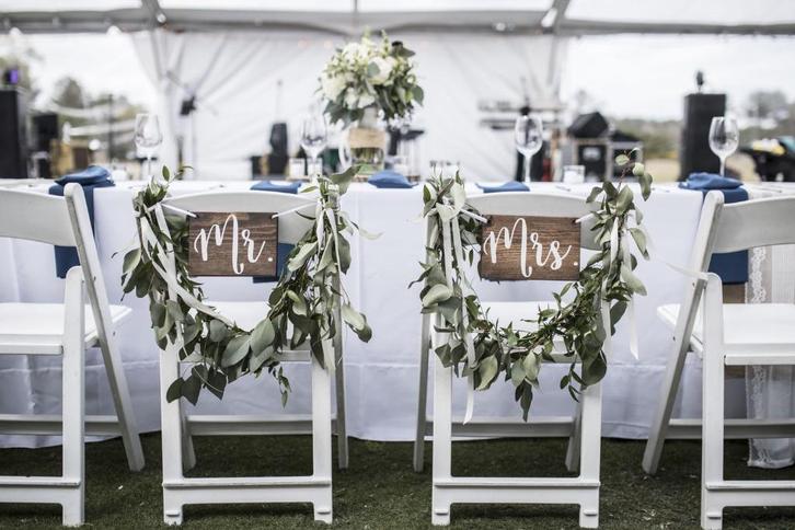 TE HUUR / VERHUUR: Weddingchair / chique bruiloftstoel, Hobby en Vrije tijd, Feestartikelen | Verhuur, Zo goed als nieuw, Overige