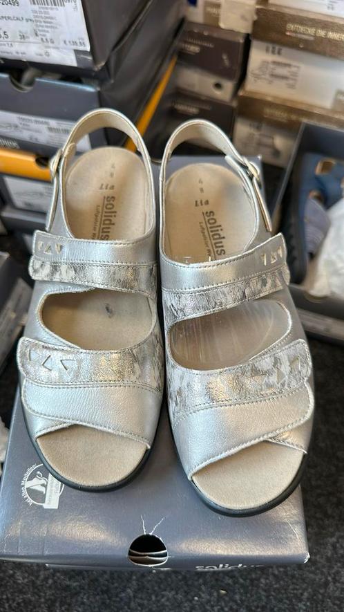 8) solidus leren samdalen  maat 4/4,5 en 7 H, Kleding | Dames, Schoenen, Nieuw, Sandalen of Muiltjes, Grijs, Ophalen of Verzenden